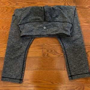 Lululemon grey herringbone print leggings size 8, like 6